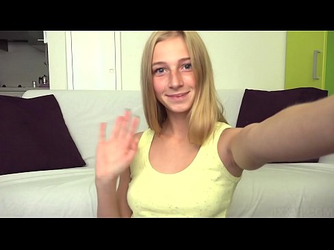 ❤️ Thaum kuv dhuav kuv lazily masturbate kuv liab pussy ️❌  Fucking  ntawm peb  ❌ Ib